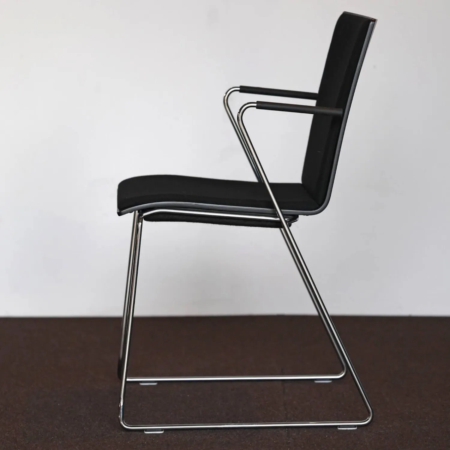 Thonet Einzelstühle|Polsterarmlehnstuhl S182 PFST Bezug Cava3 Schwarz Sitzschale Formholz Buche Schwarz