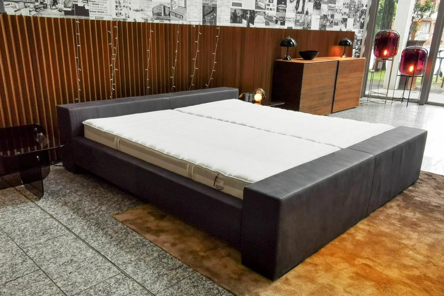 Möller Design Polsterbetten|Polsterbett Brian Kopfteil A Niedrig Leder Novara 0523 Black Off Schwarz Fußplatte Holz Schwarz