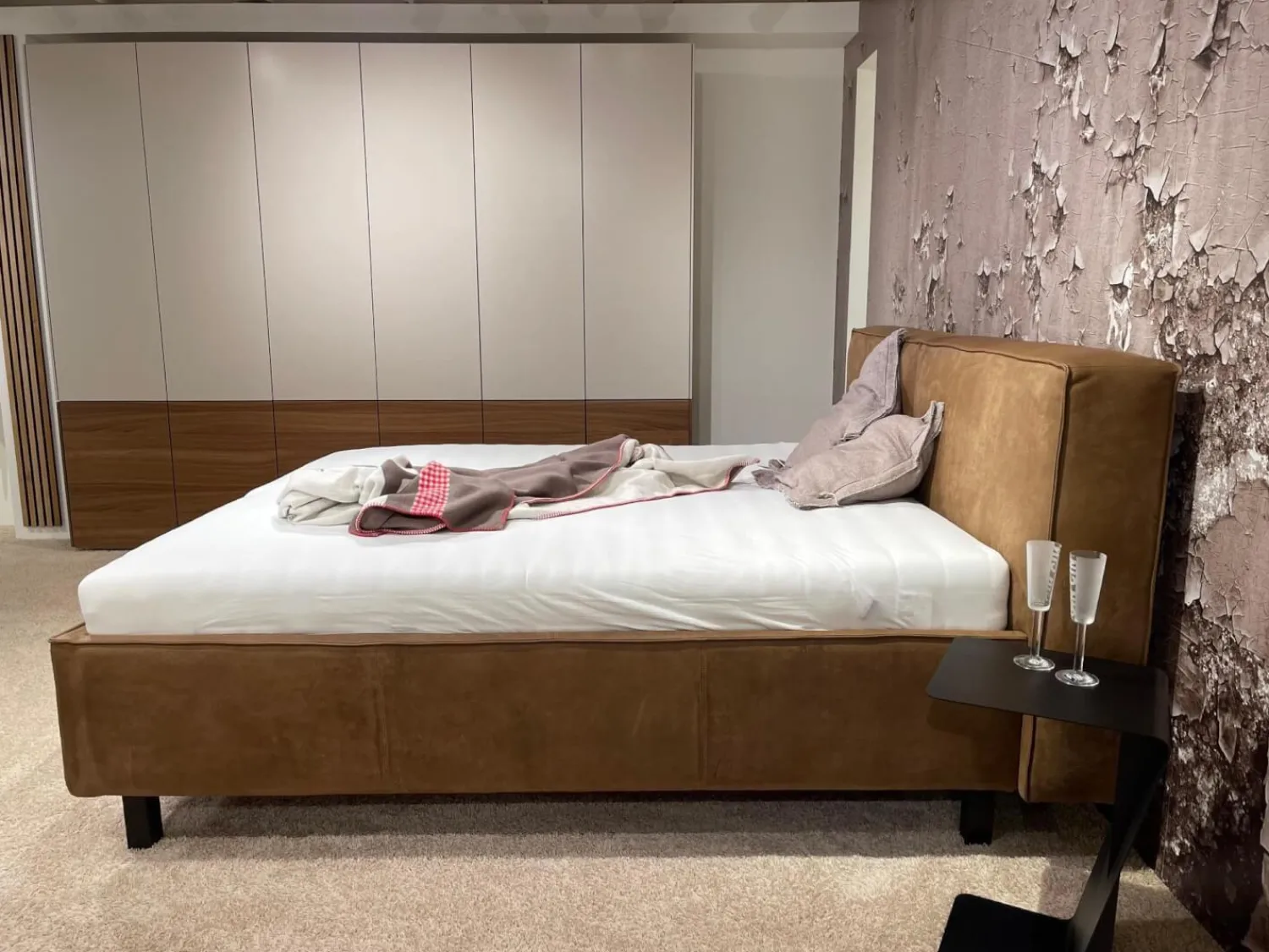 Eigene Herstellung Polsterbetten|Polsterbett Elisa In Boxspringoptik Wasserbüffelleder Coffee Braun ohne Lattenrost ohne Matratze