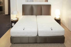 Treca Interiors Boxspringbetten|Polsterbett Kate Luxury 796 Gr D Grau Blockfuß Chrom mit 2 Matratzen