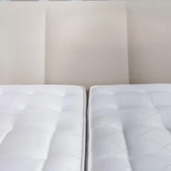 Treca Interiors Polsterbetten|Polsterbett Kate Stoff Hot Madison 072 Beige Creme Füße Chrom mit Matratzen