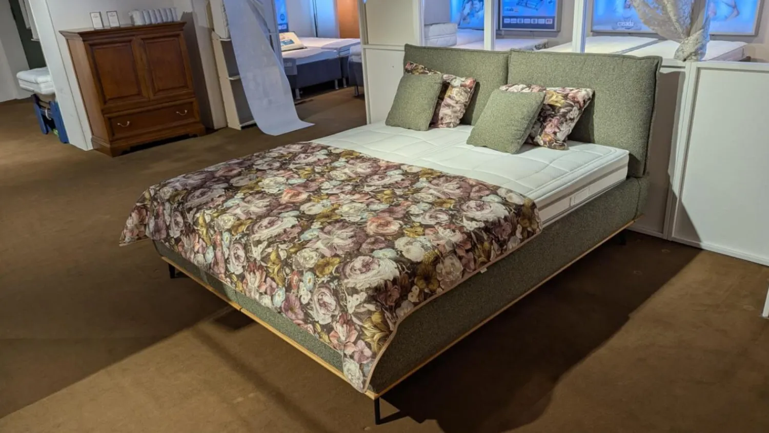 Oschmann Polsterbetten|Polsterbett Merida Stoff Trust Lind 740003 Gruün Kopfteil 1857 Metallfuß W010 Schwarz Mit Matratzen