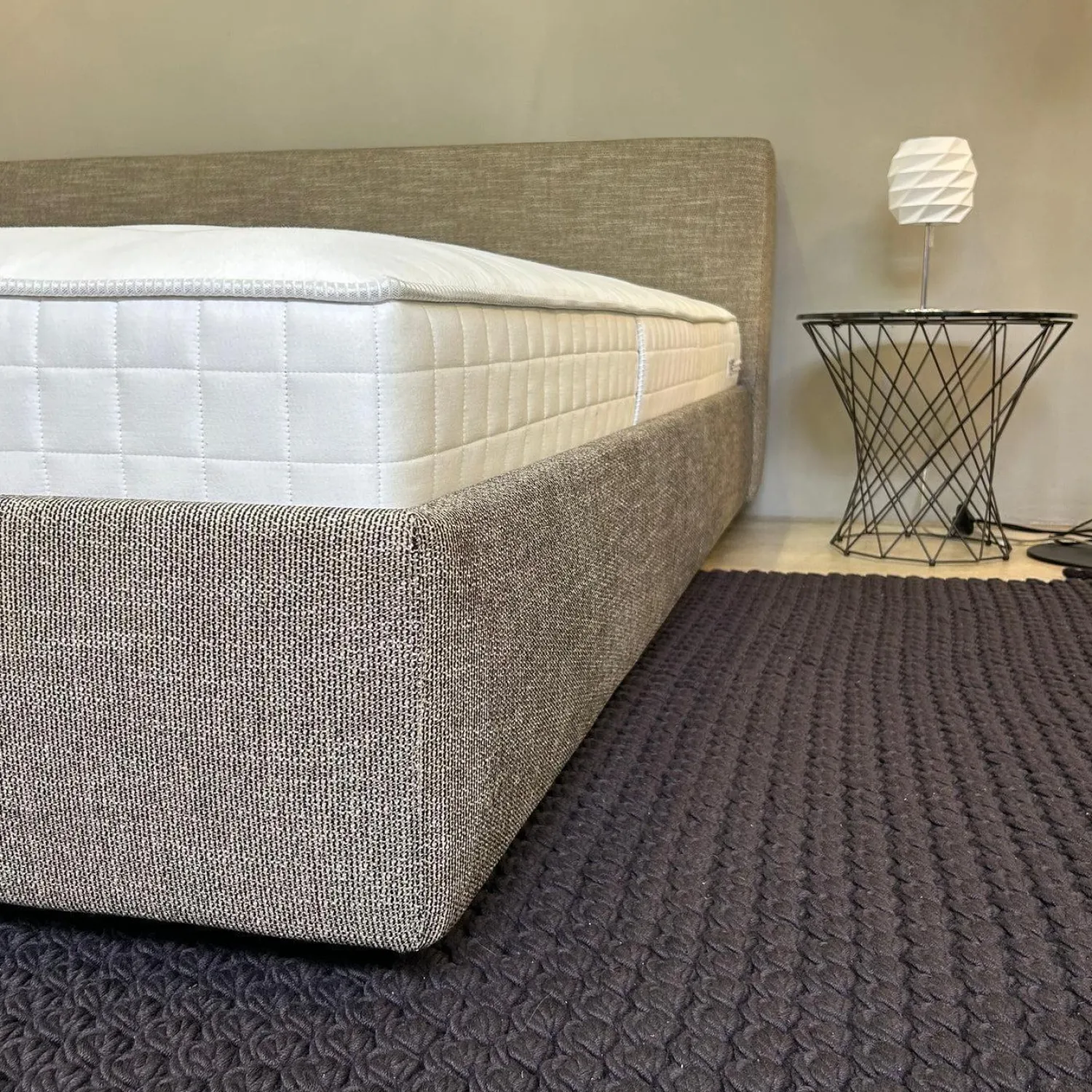 Walter Knoll Polsterbetten|Polsterbett Yuuto 810 200 Stoff Tio 0301 Grau Braun Sockel Schwarz ohne Matratze ohne Lattenrost