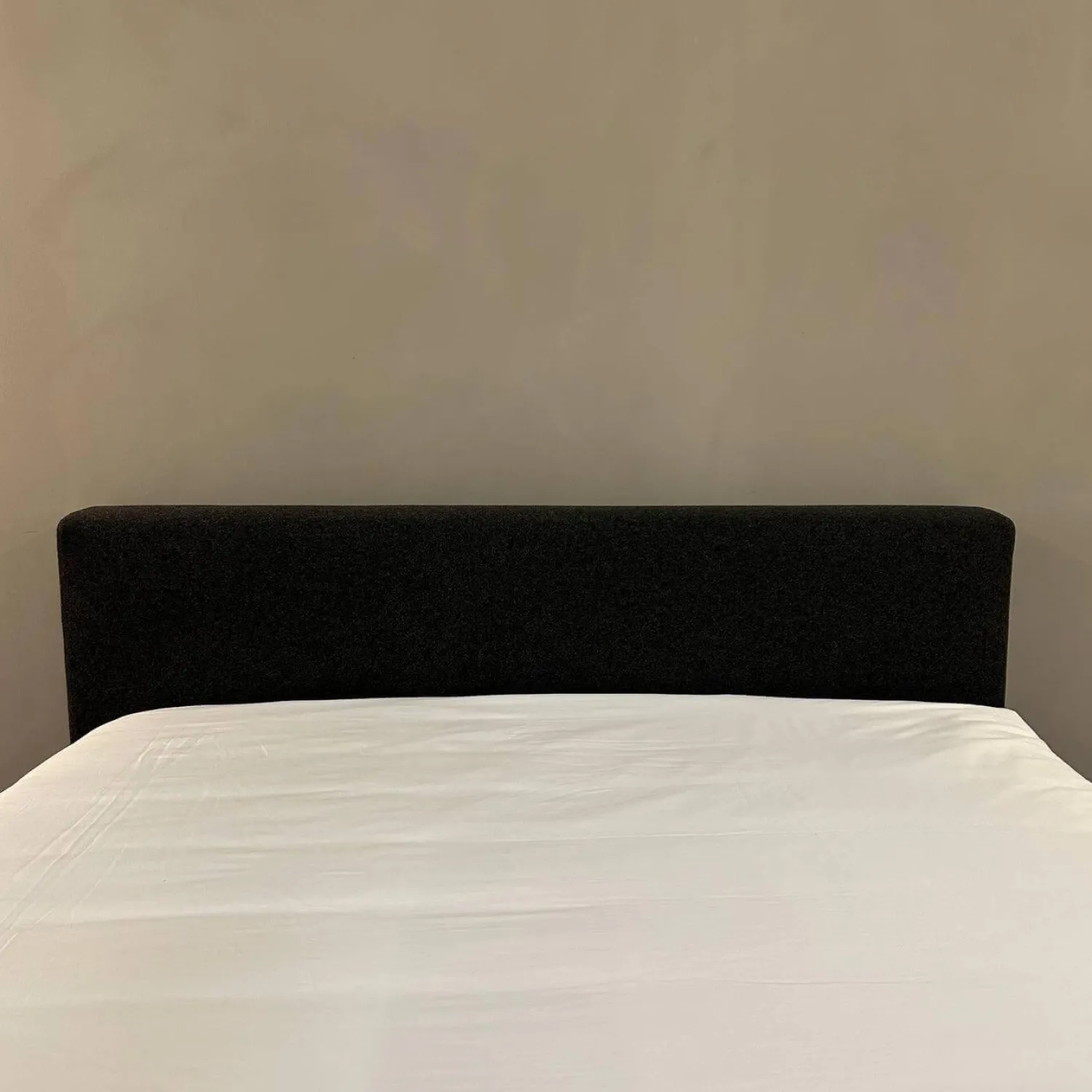 Walter Knoll Polsterbetten|Polsterbett Yuuto Bed 810 180 Stoff Divina Melange 180 Dunkelgrau Gestell Buche Schwarz Lackiert ohne Lattenrost ohne Matratze