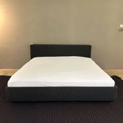 Walter Knoll Polsterbetten|Polsterbett Yuuto Bed 810 180 Stoff Divina Melange 180 Dunkelgrau Gestell Buche Schwarz Lackiert ohne Lattenrost ohne Matratze