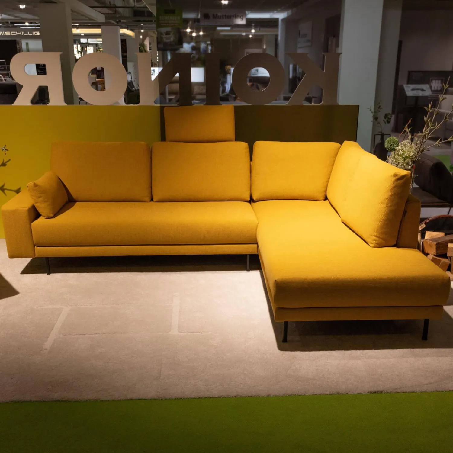 freistil Rolf Benz Polstergruppen|Polstereckgarnitur Und Sessel 170 Stoff 6545 Honiggelb Gelb Fuß Stahl Rundrohr Tiefschwarz RAL9005 Schwarz