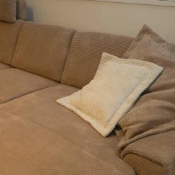 Gallery M Ecksofas|Polstergarnitur Leon Bezug Cord Taupe Metallfuß 1015 Schwarz Matt Mit Schlaffunktion