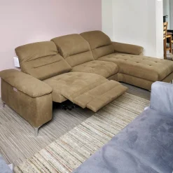 Carina Ecksofas|Polstergarnitur 2600 Motorisch Bezug Clash Oliv Metallfüße Chrom Glänzend