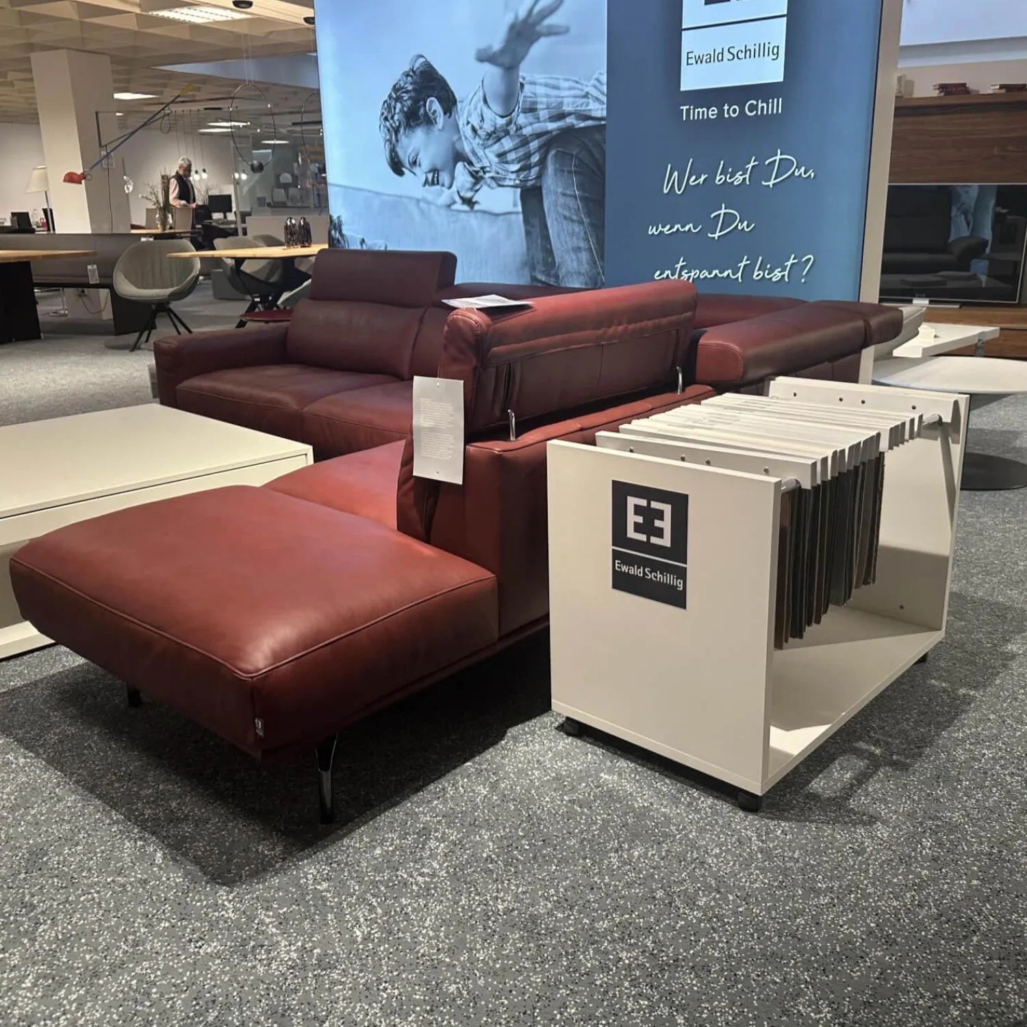 E. Schillig Ecksofas|Polstergarnitur Amante Leder L150 87 Weinrot Rot Metallfuß Schwarzchrom Mit festem Hocker