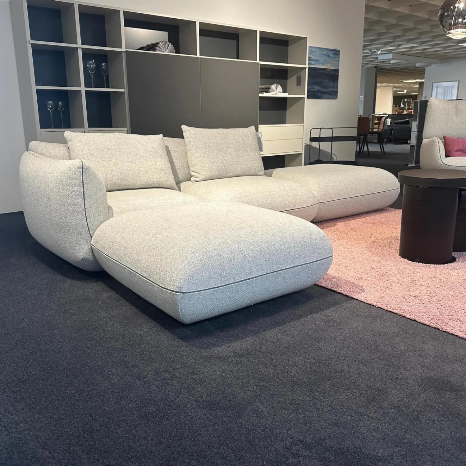 COR Polstergruppen|Polstergarnitur Jalis Stoff 8300 Lichtgrau Grau Nahtband 5091 Mittelgrau Grau Inklusive Hocker