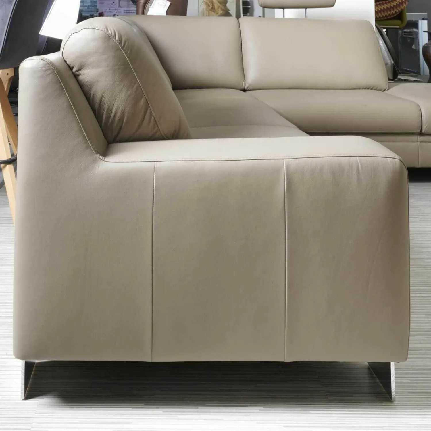 Polinova Ecksofas|Polstergarnitur LS 5460 Leder Vivre Stone 120 Metallfüße Hochglanz