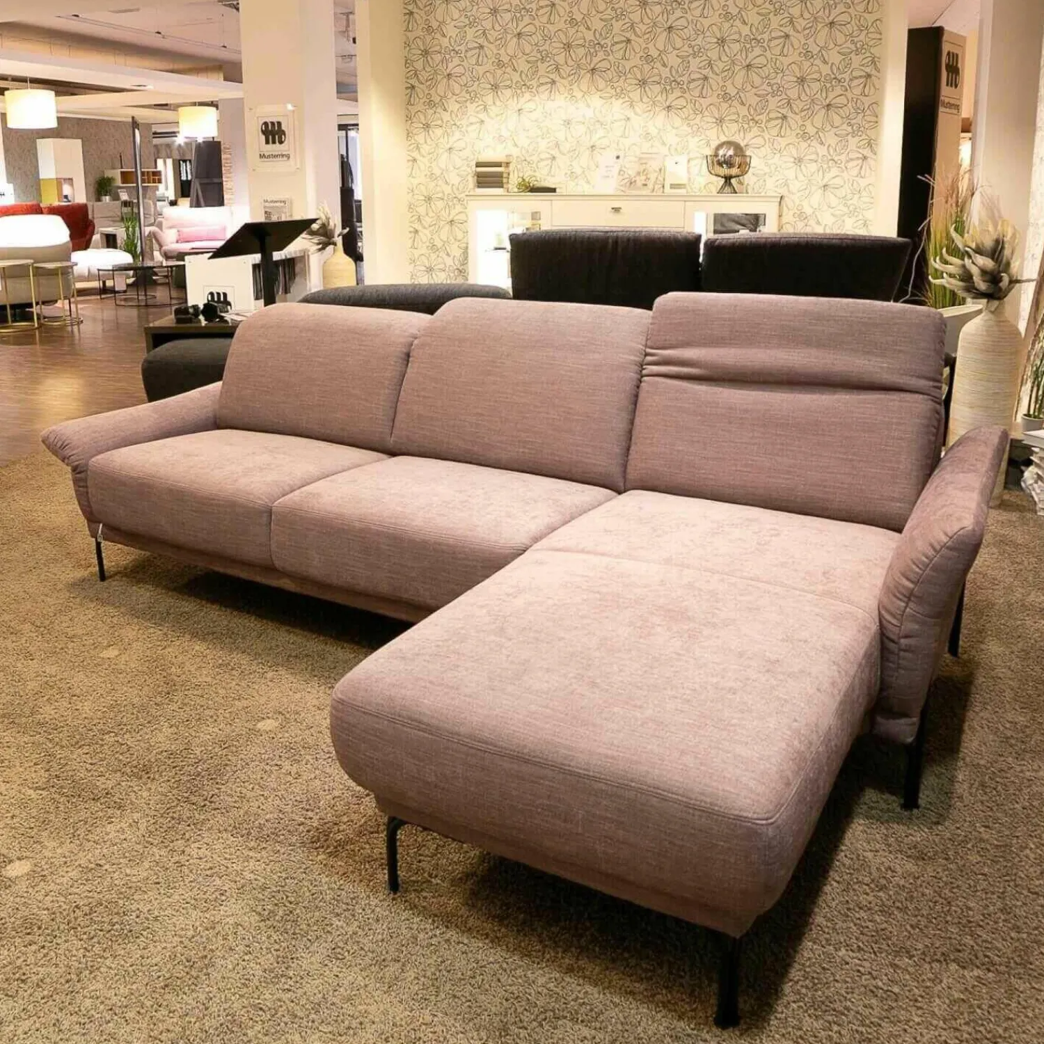 Dietsch Ecksofas|Polstergarnitur Pluto Stoff Namib Rose Fuß Metallbügel Schwarz