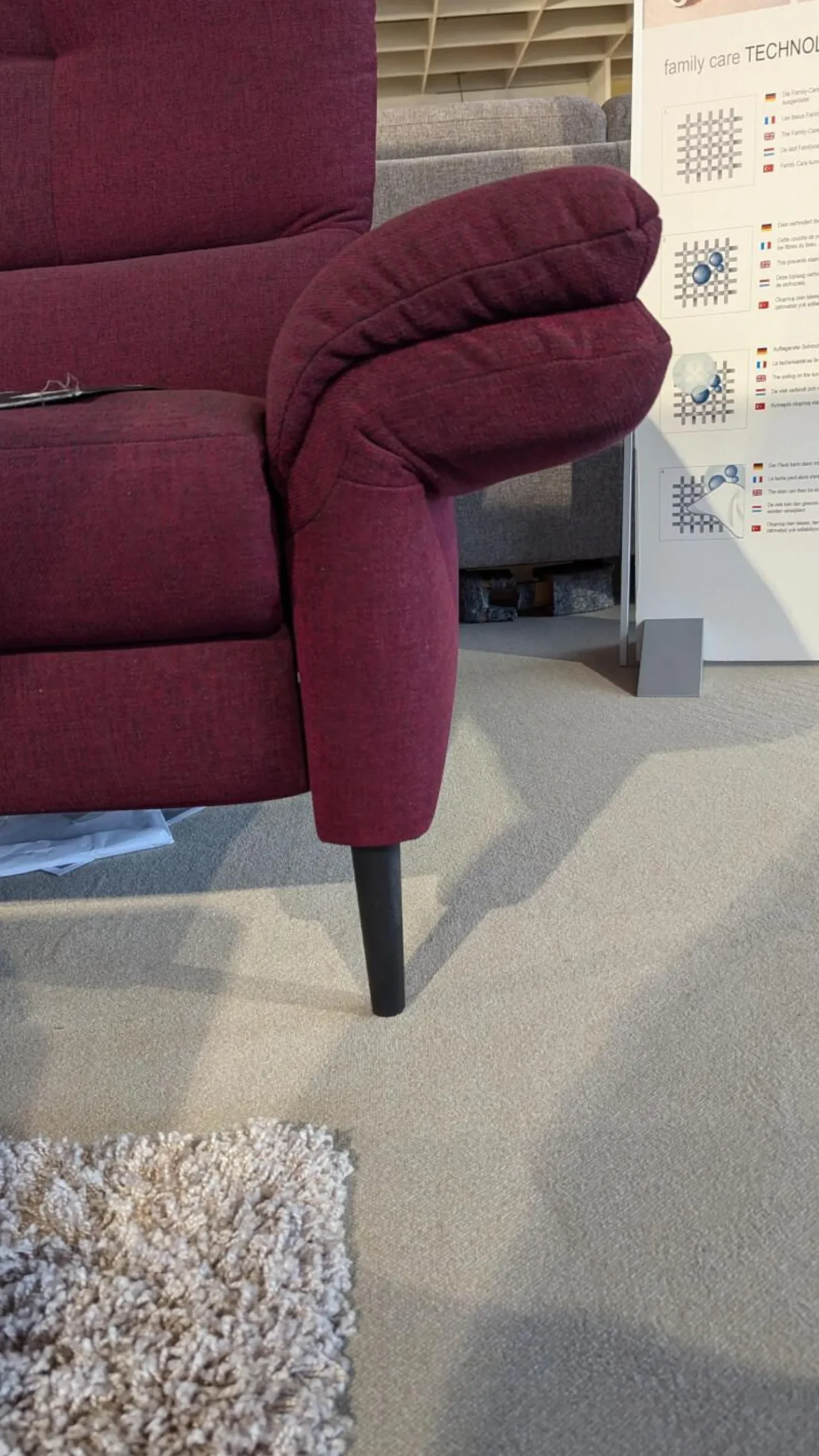 Carina Polstergruppen|Polstergruppe Caro Stoff Trend Bordeaux Rot Metallfüße Schwarz Mit Tisch Buche Schwarz Und LED Lampe