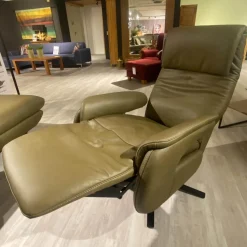 Steinpol Polstergruppen|Polstergruppe Cesaro Casada Leder Olive Grün Gestell Edelstahl Füße Schwarz Edelstahl Lackiert Mit Elektrischen Verstellungen Der Kopfstützen Und Fußablage Inklusive 5 Kissen
