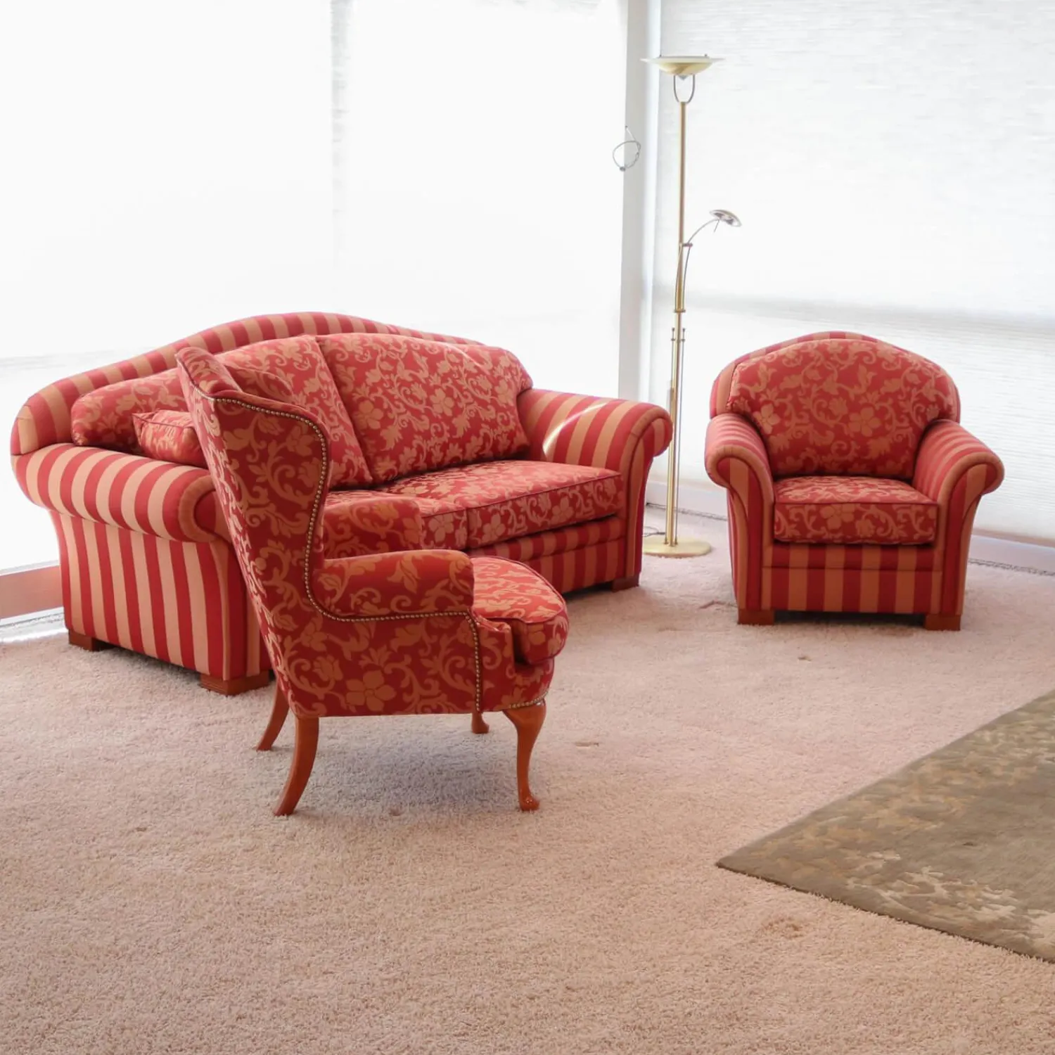 Finkeldei Polstergruppen|Polstergruppe Clara 334 Stoff Rot Beige Gold Füße Kirschbaum Lackiert