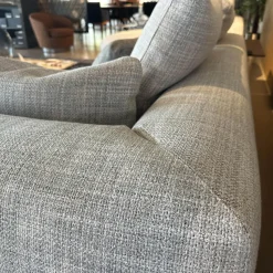 Minotti Wohnlandschaften|Polstergruppe Connery Stoff Double 02 Ghiaccio Grau Ablage Leder Aspen Schwarz Mit Kissen