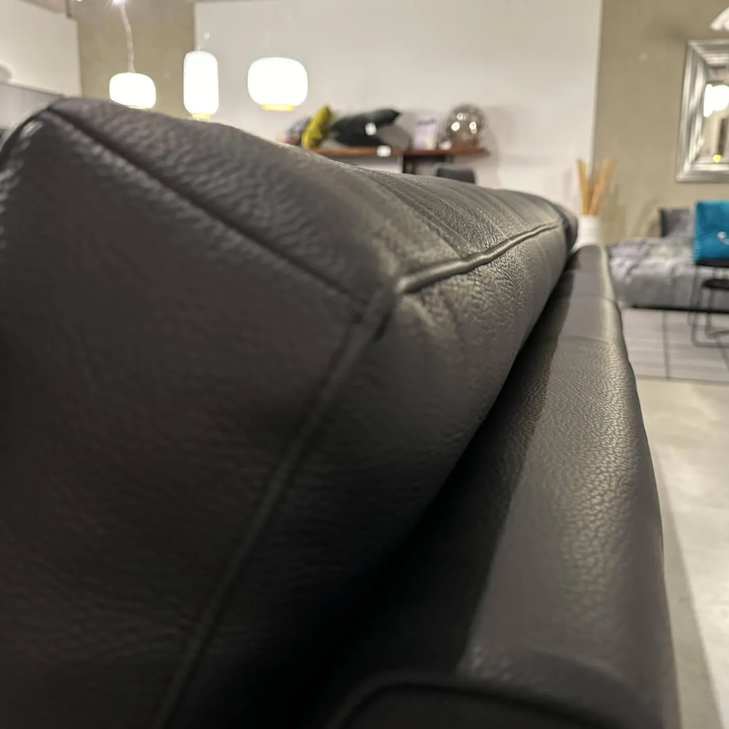 Erpo Polstergruppen|Polstergruppe GA210 Leder E 170 136 Schwarz Mit Armlehnkissen Und Verstellbarer Kopfstütze