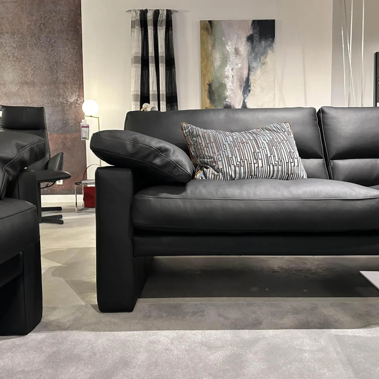 Erpo Polstergruppen|Polstergruppe GA210 Leder E 170 136 Schwarz Mit Armlehnkissen Und Verstellbarer Kopfstütze