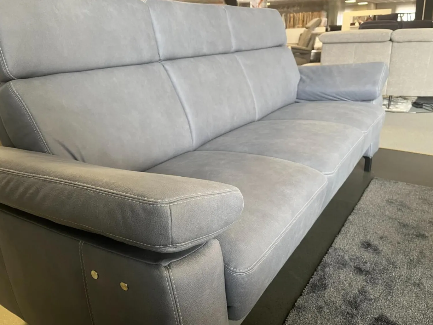 Arco Polstergruppen|Polstergruppe Havannah Stoff Eldorado Hellblau Grau Füße Metall Schwarz Lackiert Mit Armteilverstellung Und Elektrischen Sitzvorzug