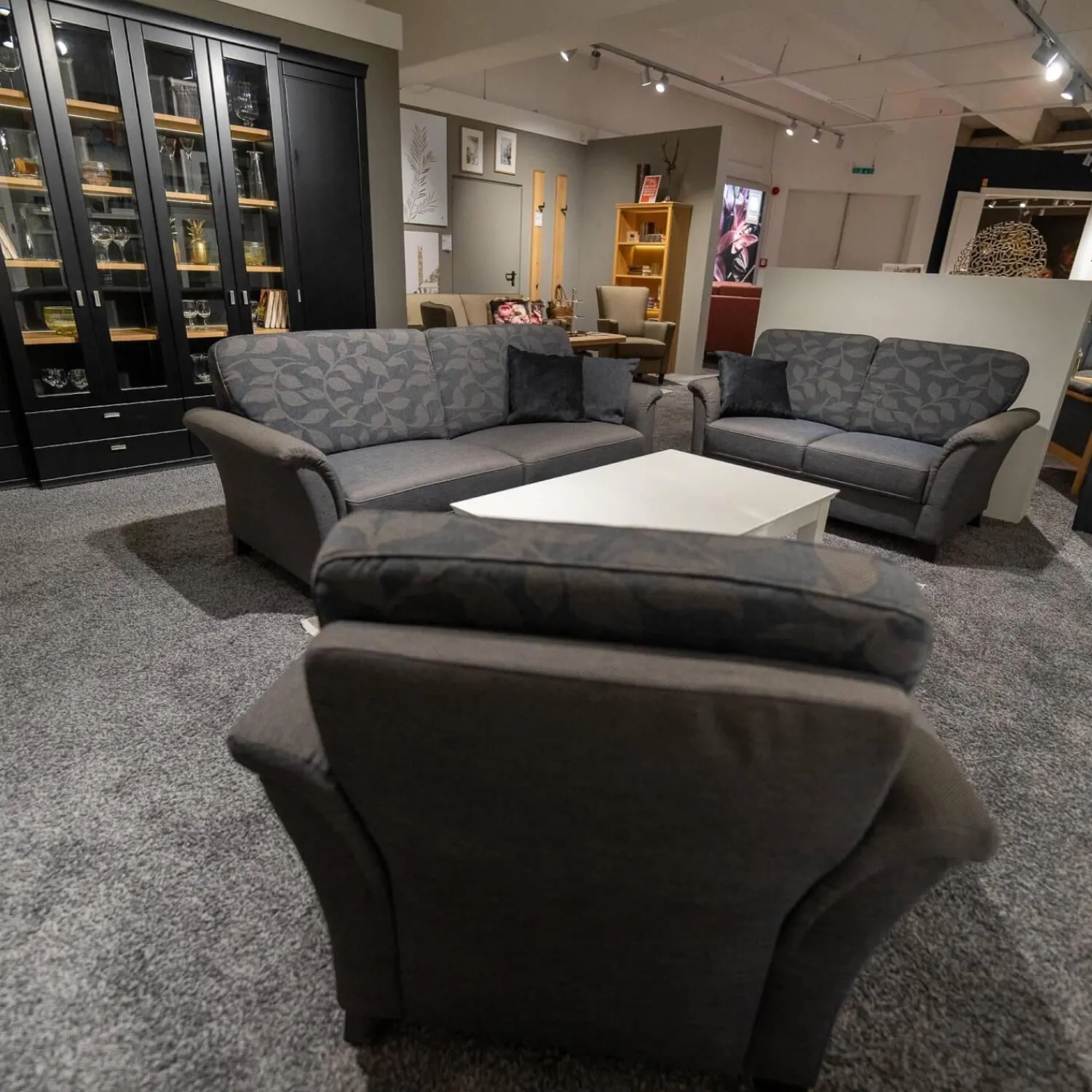 Wemafa Polstergruppen|Polstergruppe Lux Medico 840 Bezug Korpus Stoff 165 30 Grau Rückenkissen 164 30 Grau Holzfuß Buche Wengefarbig Inklusive Sofakissen