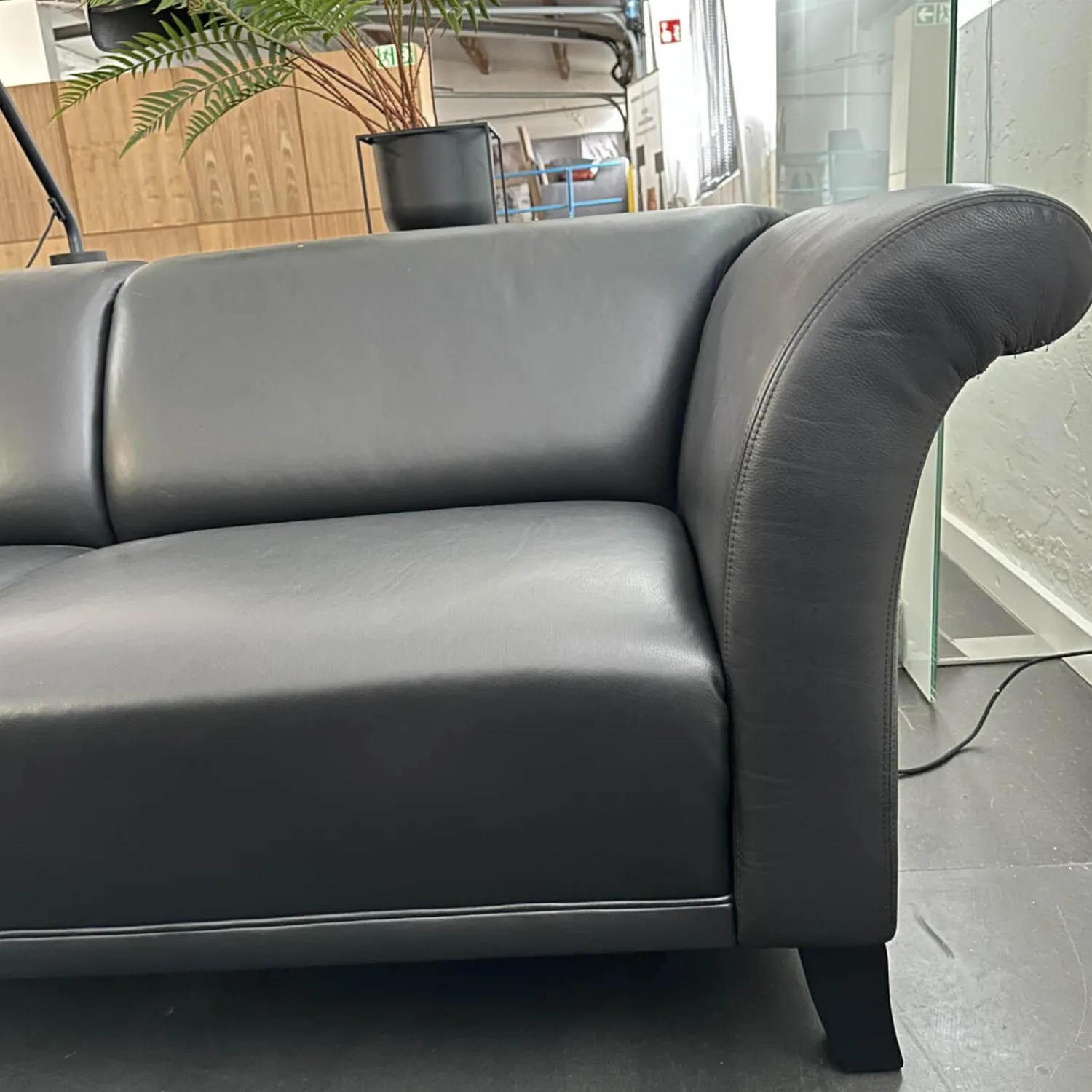 Werther Polstergruppen|Polstergruppe Sofa Prestige Bezug Leder L9999C Grain Schwarz Fuß Holz Schwarz
