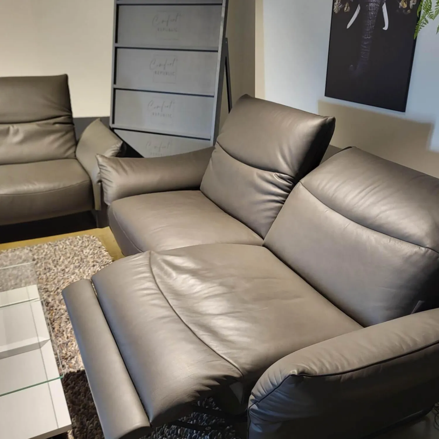 Comfort Republic Polstergruppen|Polstergruppe Victoria Leder Grey PG WR W10 W11 Grau Füße Metallkufe Schwarz Mit Motorischer Relaxfunktion Ohne Couchtisch