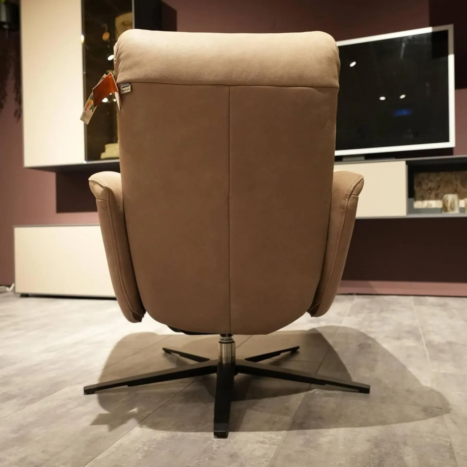 Hukla Polstergruppen|Polstergruppe VS HU1169 Sofa Leder Aurelia Stone Braun Füße Metall Schwarz Mit Sessel Sternfuß Schwarz Und Kissen