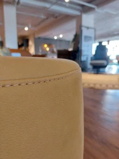 Comfort Republic Hocker & Sitzsäcke|Polsterhocker Emma Leder W11 Mustard Braun Beige