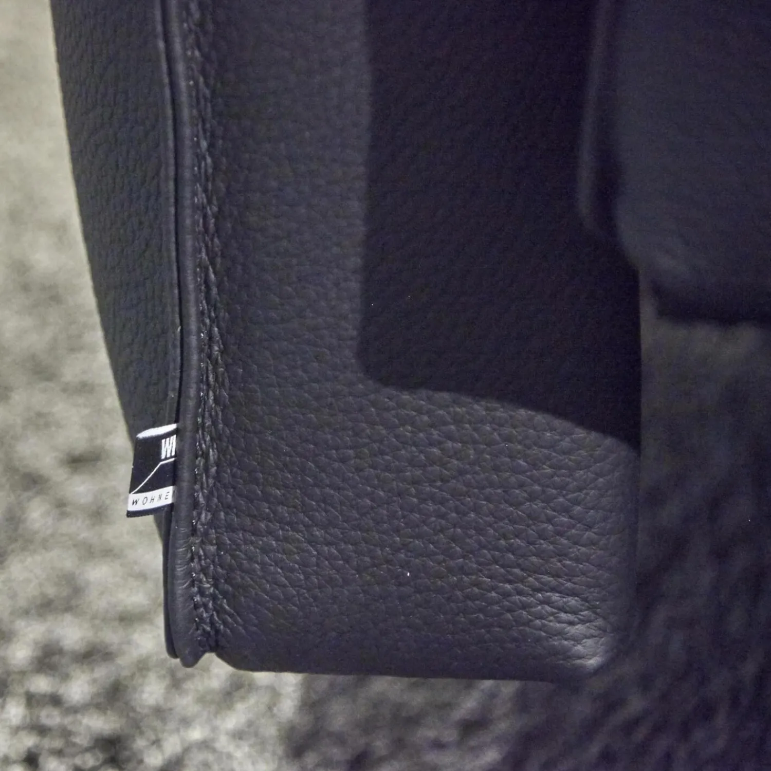 WK Wohnen 2-Sitzer-Sofas|Polstermöbel WK 530 Gracella Leder Cougar Farbe 10 Schwarz Metallfuß Matt Anthrazit Lackiert