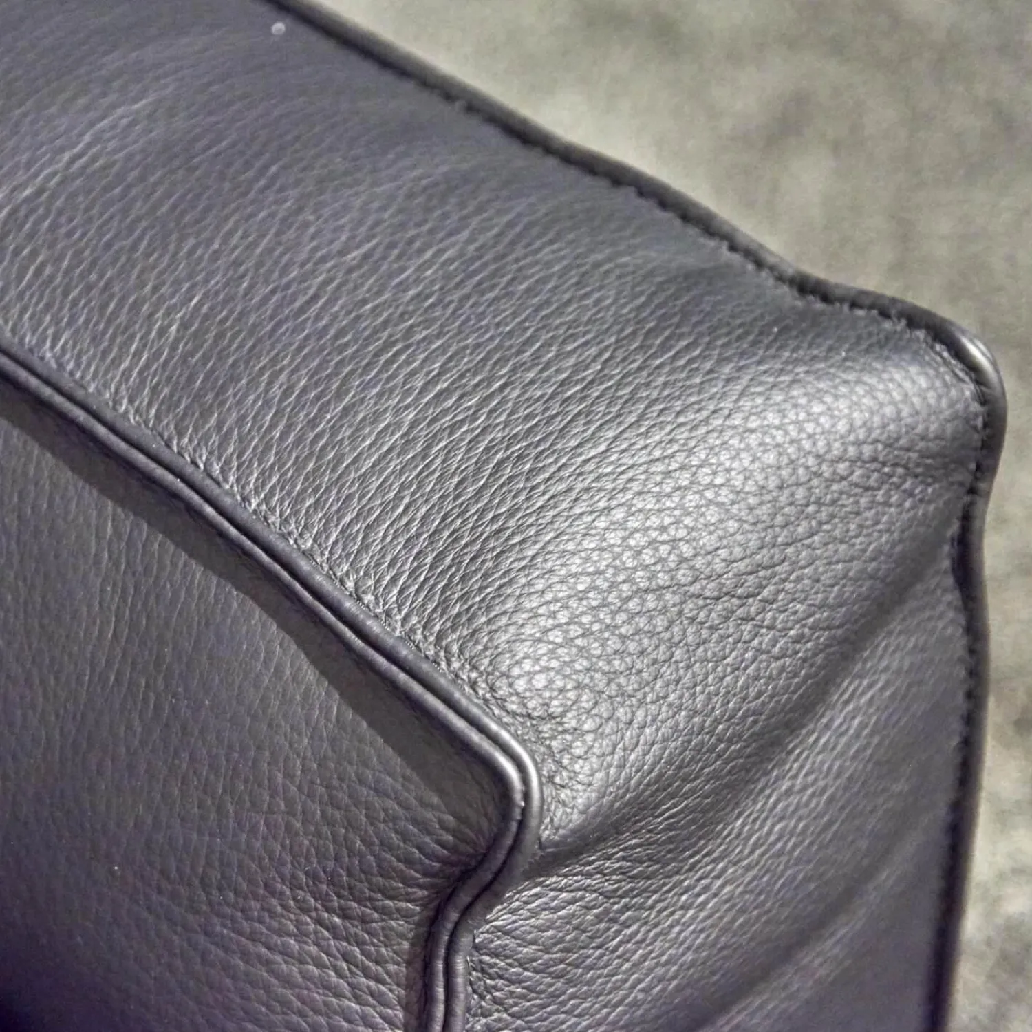 WK Wohnen 2-Sitzer-Sofas|Polstermöbel WK 530 Gracella Leder Cougar Farbe 10 Schwarz Metallfuß Matt Anthrazit Lackiert