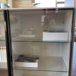 Molteni & C Regale|Wohnwände & Tv-Lowboards|Raumteiler 505 in Lack Kieselgrau mit Glastüren Schwarz Chrom