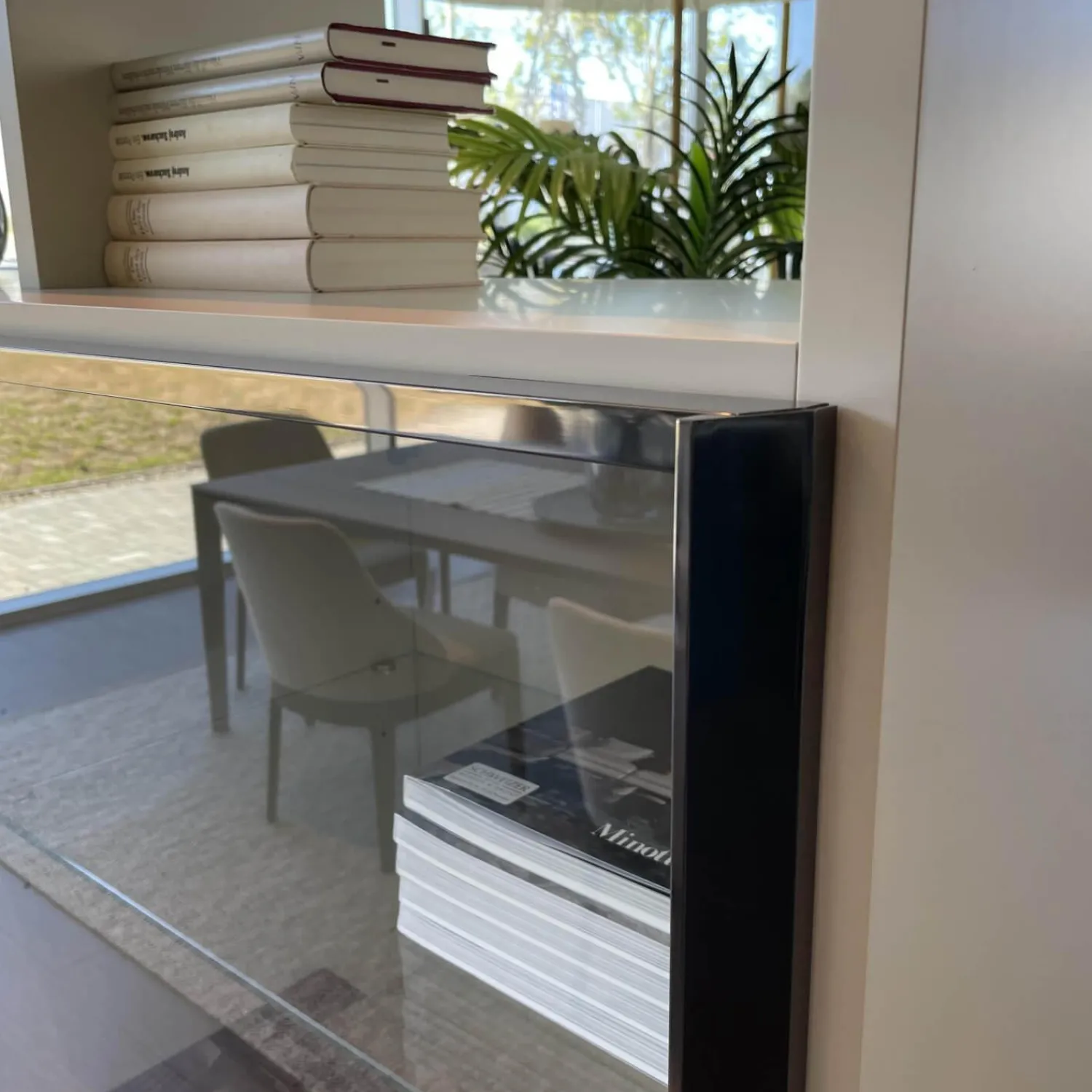 Molteni & C Regale|Wohnwände & Tv-Lowboards|Raumteiler 505 in Lack Kieselgrau mit Glastüren Schwarz Chrom