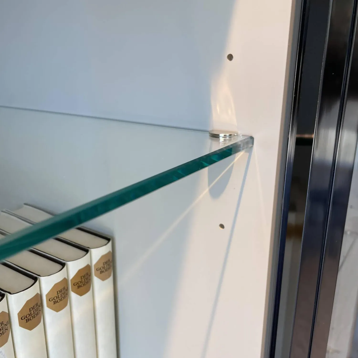 Molteni & C Regale|Wohnwände & Tv-Lowboards|Raumteiler 505 in Lack Kieselgrau mit Glastüren Schwarz Chrom