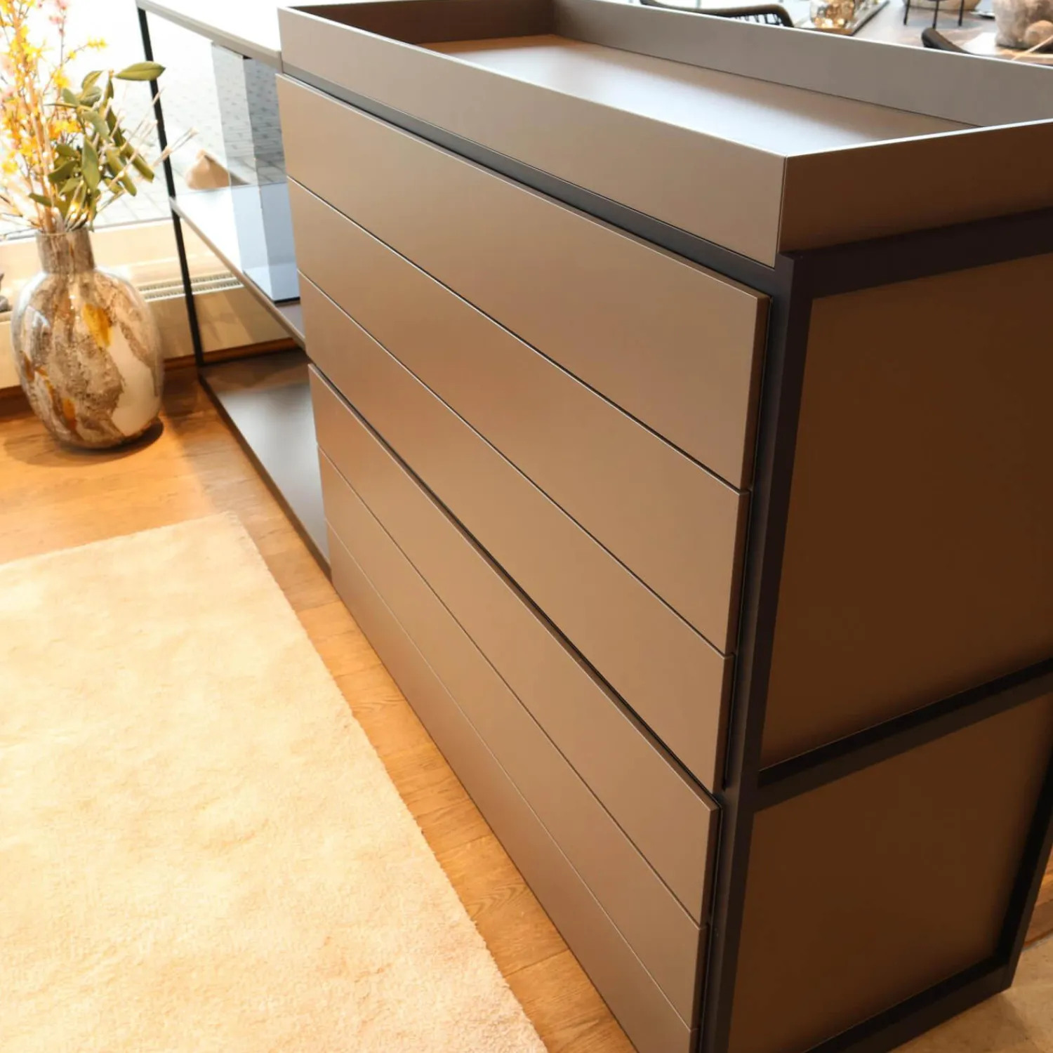 Interlübke Kommoden & Sideboards|Raumteiler Tado Lack M10 Schwarz Eloxiert O20 Mit Klappe Und Schubkasten Und Fachböden