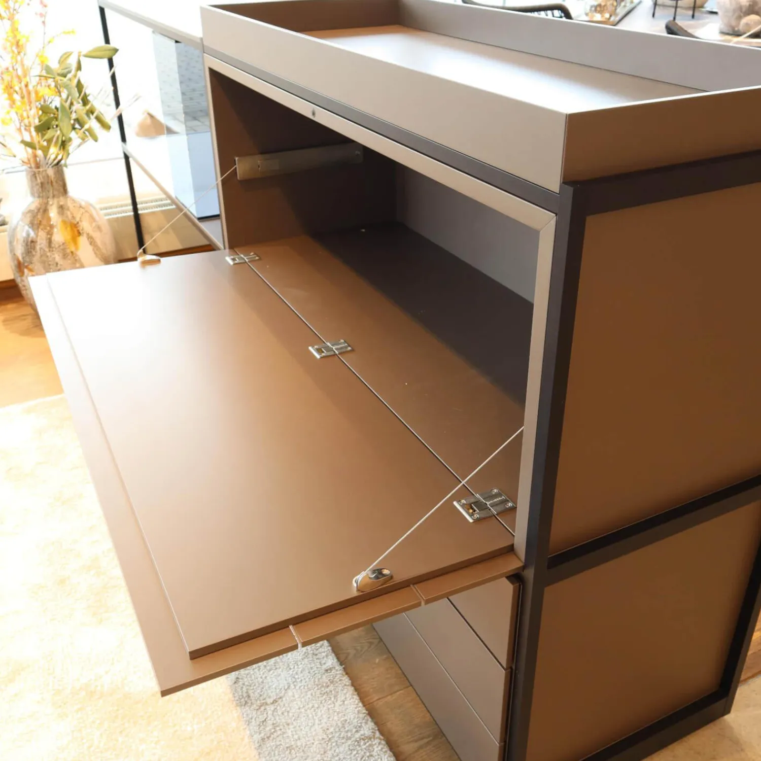 Interlübke Kommoden & Sideboards|Raumteiler Tado Lack M10 Schwarz Eloxiert O20 Mit Klappe Und Schubkasten Und Fachböden