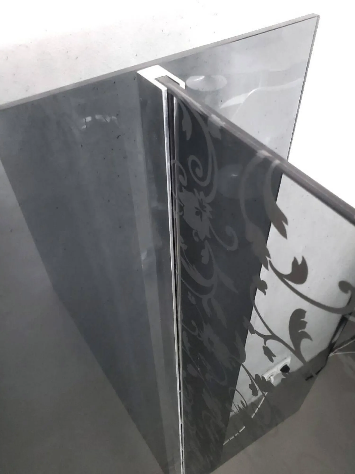 Glas Italia Regale|Raumteiler Wall SIO2 Rauchglas Schwarz Mit Floralem Muster