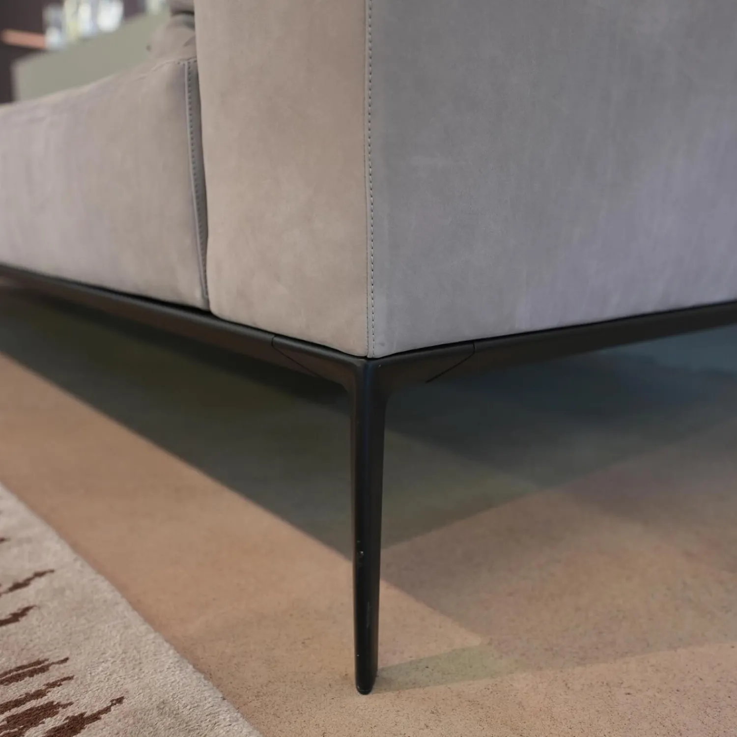 Walter Knoll Daybeds & Recamieren|Recamiere Jaan Living 783 25 Bezug Leder Velvet Chia Grau Mit Ablageboard Saddle Black Schwarz Und Kisssen