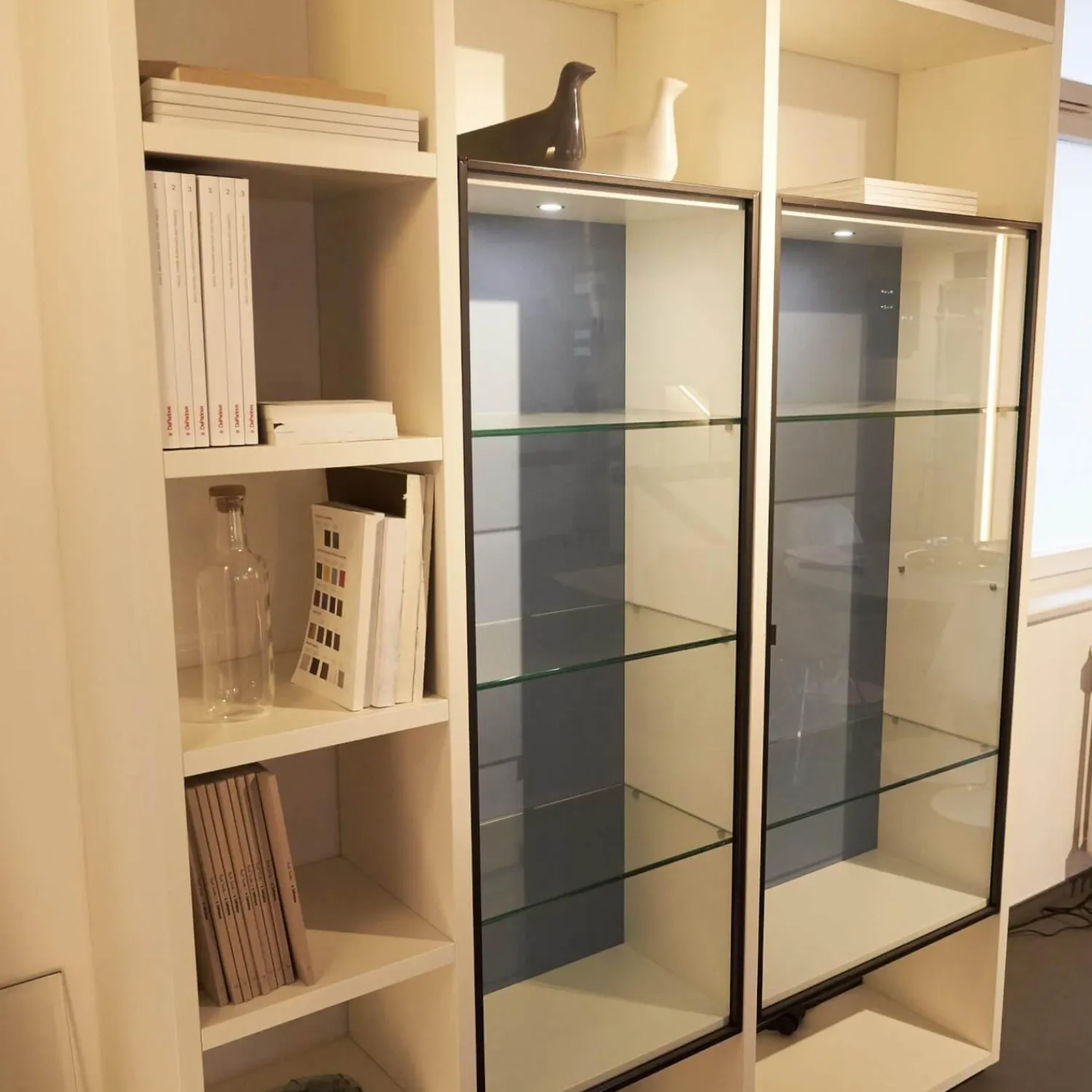 Porro Regale|Regal System Mattlackiert Weiß Türen Aus Iron Glas Transparent Mit Beleuchtung