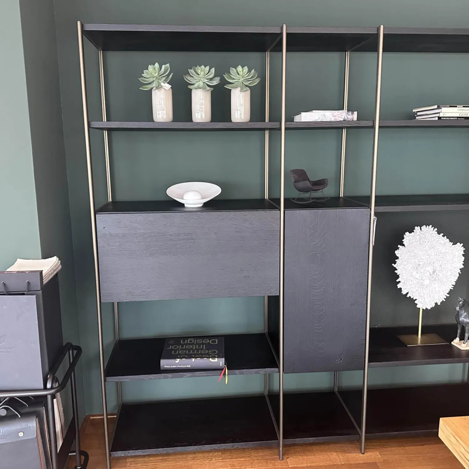 Janua Regale|Regalsystem BC 06 Room 68 Eiche Schwarz Gebeizt Und Lackiert Gestell Aluminium Eloxiert 33 Bronze