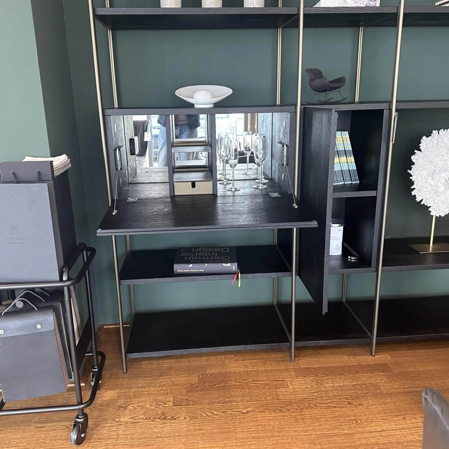 Janua Regale|Regalsystem BC 06 Room 68 Eiche Schwarz Gebeizt Und Lackiert Gestell Aluminium Eloxiert 33 Bronze