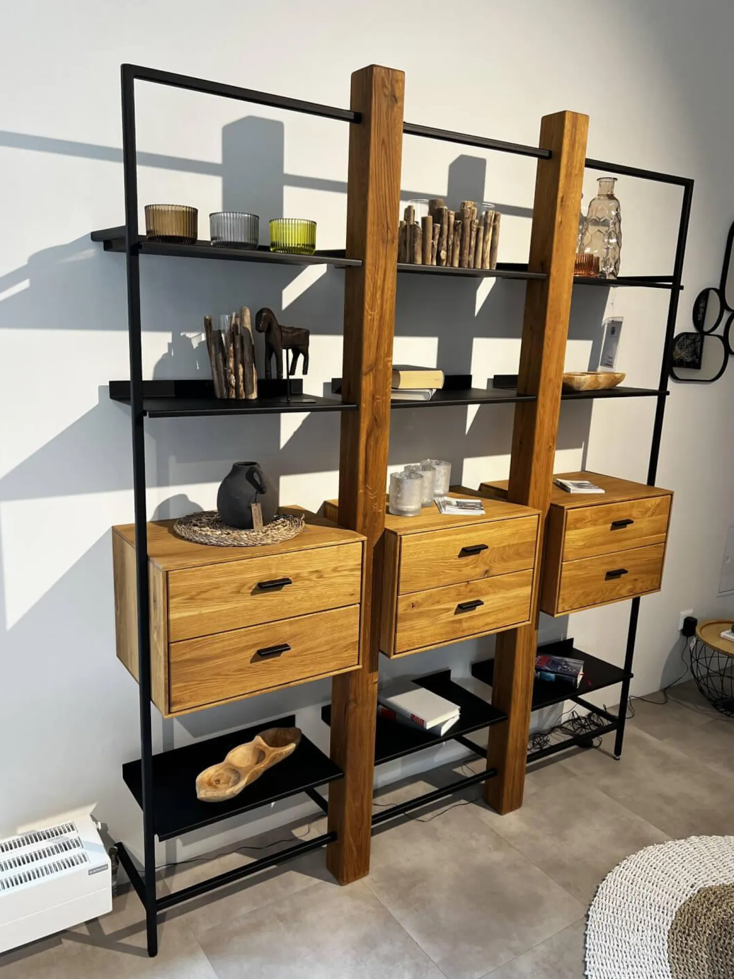Natura Regale|Regalsystem Blackpool Eiche Natur Geölt Metall Schwarz Inklusive Beleuchtung