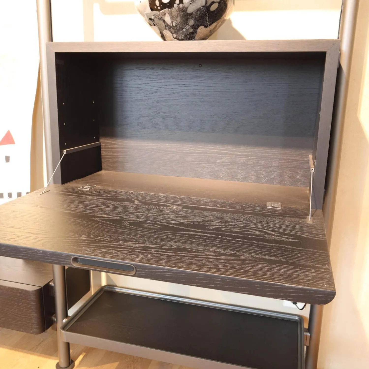 Molteni & C Regale|Regalsystem Hector Fachböden Eiche Schwarz Ständer Zinnfarbig Mit Schreibtischklappe Und Schüben Schwarz