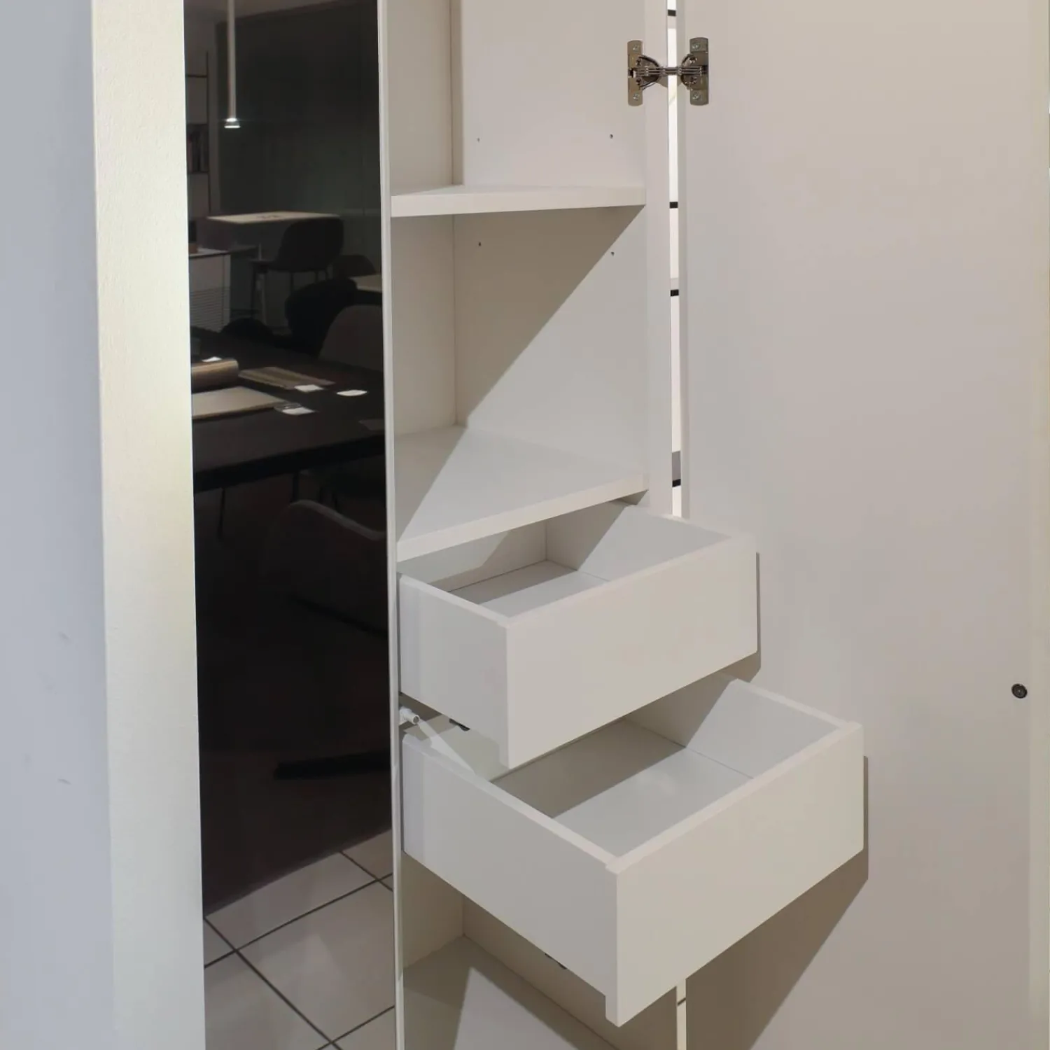 Opinion Ciatti Regale|Regalturm Le Ragazze Formose Formosa In Piedi MDF Lackiert Weiß Inklusive Edelstahlverkleidung