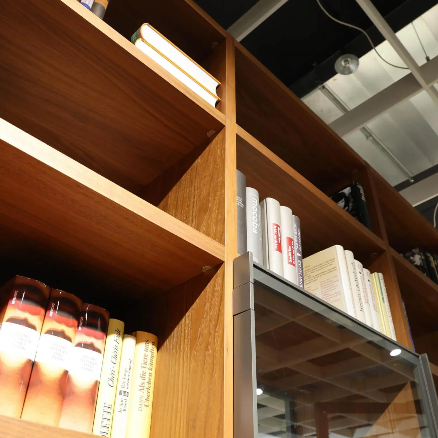 Presotto Regale|Regalwand Pari Und Dispari Korpus Nussbaum Canaletto Beidseitig Mit Glastüren Ohne Sofa