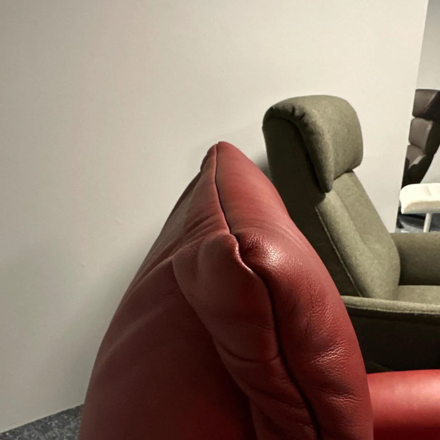 himolla Relaxsessel|Relaxsessel 7068 Cumulus Mini Leder 27 Eleganza Campari Rot Mit Elektrischer Verstellung Inklusive Akku