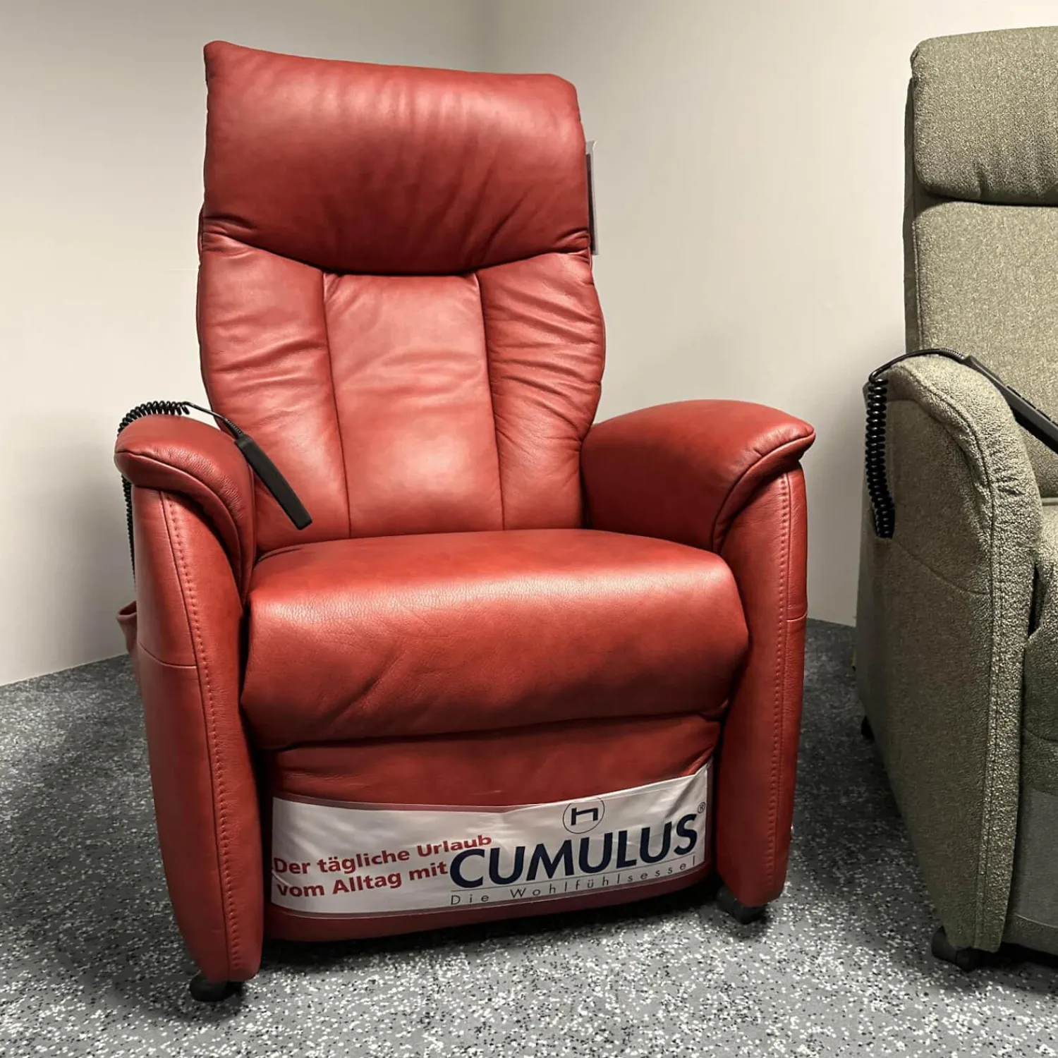 himolla Relaxsessel|Relaxsessel 7068 Cumulus Mini Leder 27 Eleganza Campari Rot Mit Elektrischer Verstellung Inklusive Akku