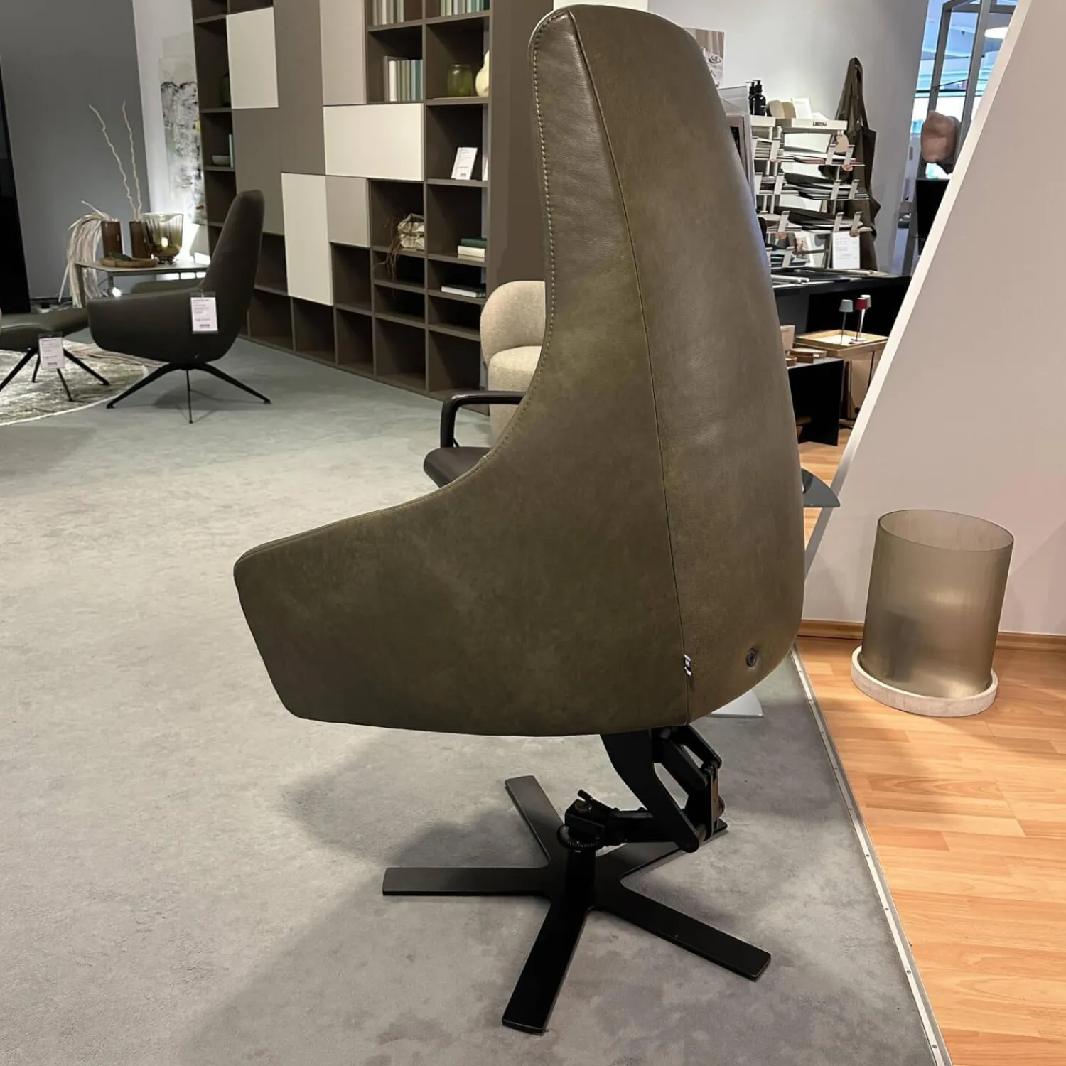 WK Wohnen Relaxsessel|Relaxsessel 683 Haily Lift Up Leder Polo 1102 Grün 5 Stern Fuß Stahl Schwarz Mit Aufstehhilfe