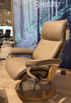 Stressless Relaxsessel|Relaxsessel Aura S Leder Cori Mole Beige Gestell Signature Metall Chrom Holz Eiche Mit BalanceAdapt Inklusive Hocker