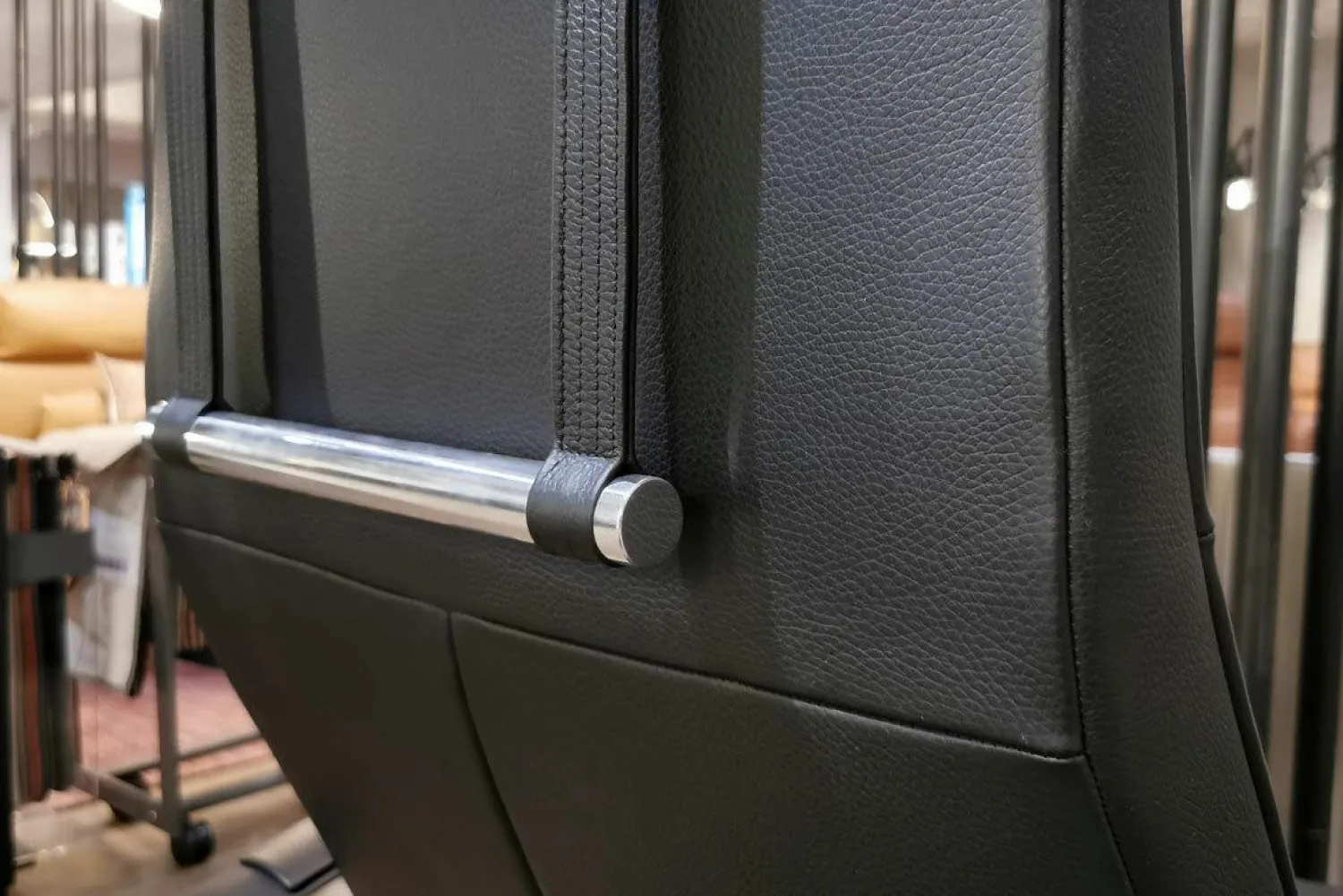 Jori Relaxsessel|Relaxsessel Brainbuilder Mono-Move Medi Leder Celia Nero Schwarz Gestell Schwarz