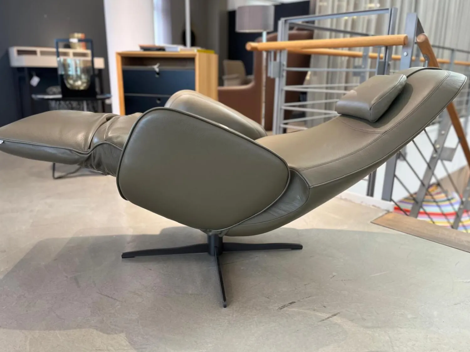 Jori Relaxsessel|Relaxsessel Cosy Ghost Leder Lipano Olivia Braun grün mit Verstellfunktion